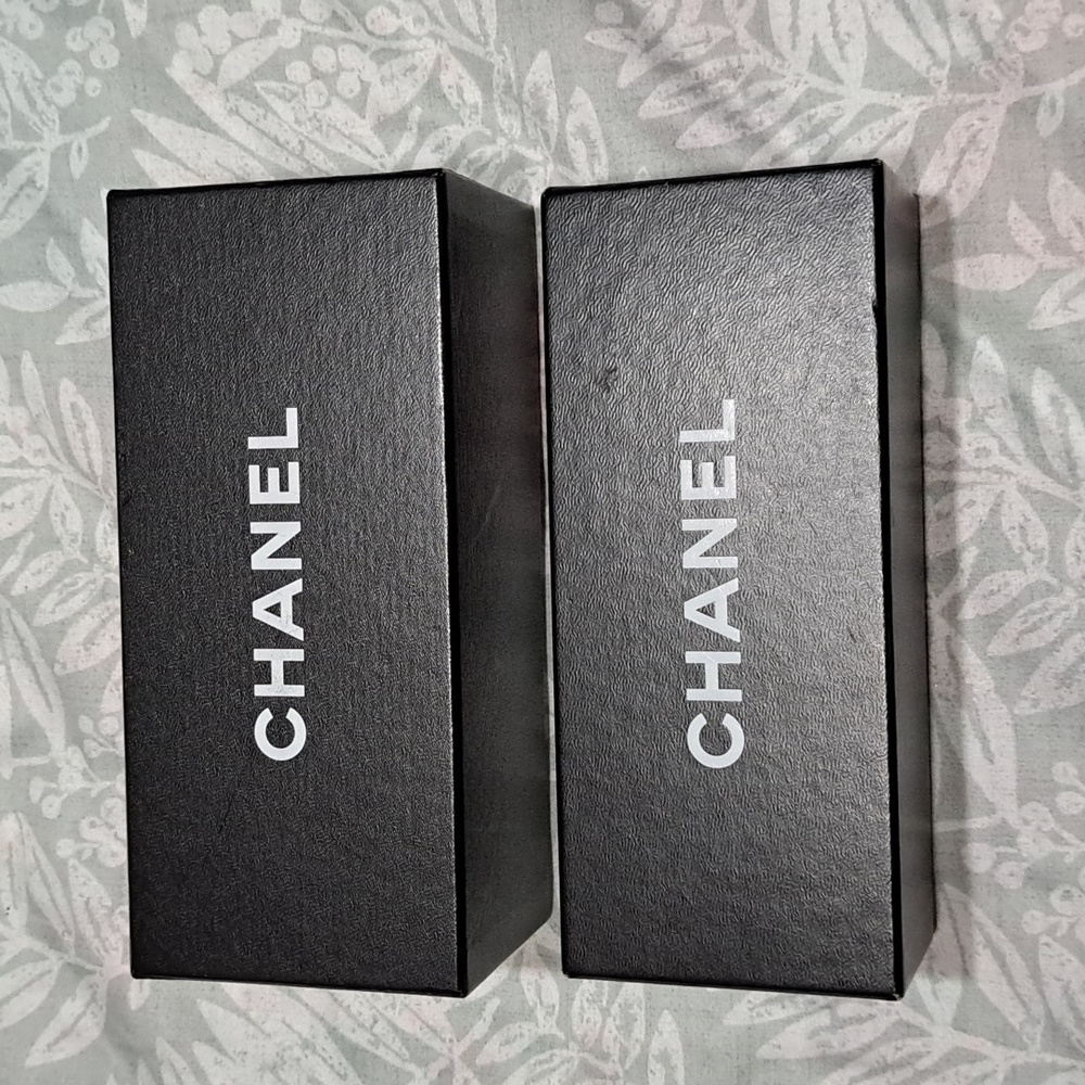 Chanel  sunglasses 👓 🕶 Boxes 2